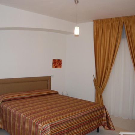 Albergo Le Dodici Lune Montecorvino Rovella Chambre photo