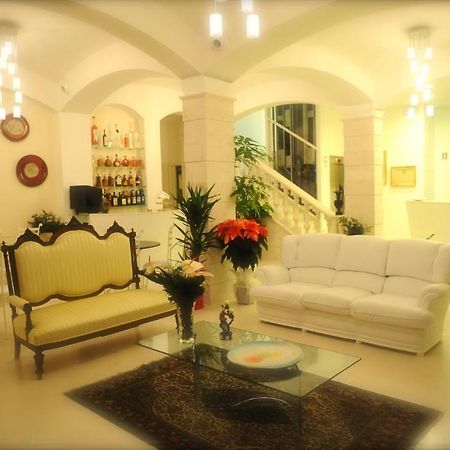 Albergo Le Dodici Lune Montecorvino Rovella Extérieur photo