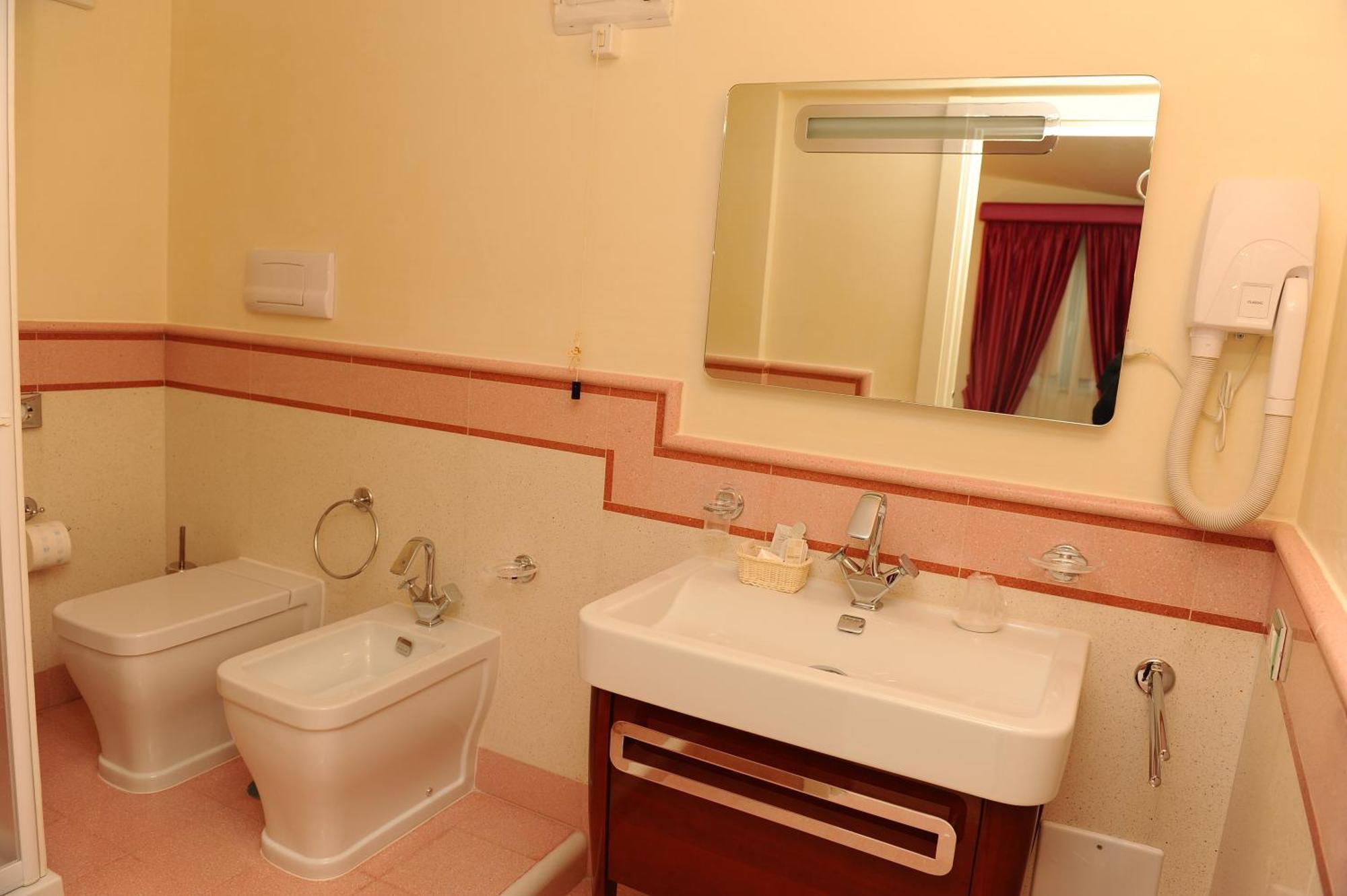 Albergo Le Dodici Lune Montecorvino Rovella Chambre photo