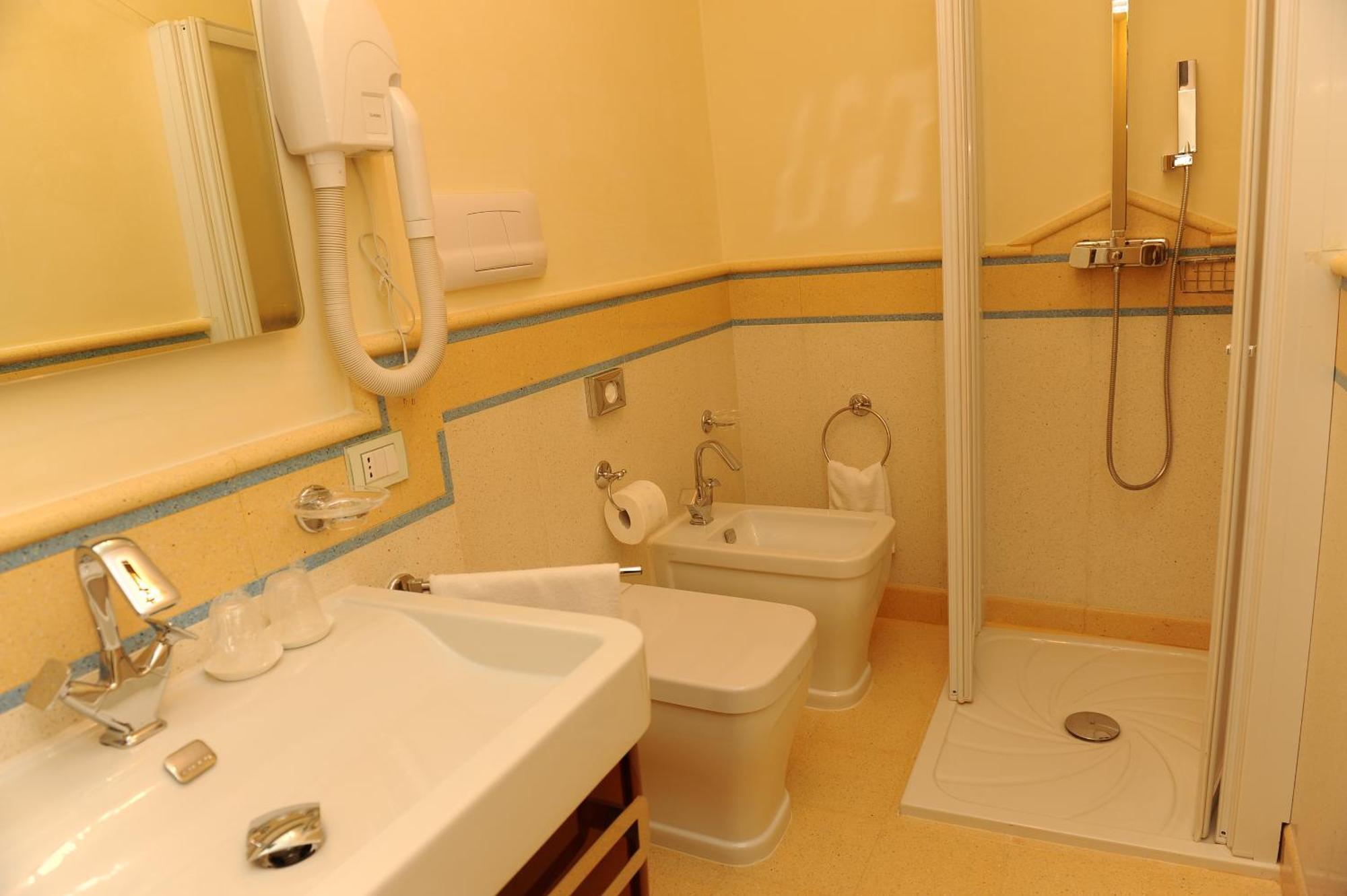 Albergo Le Dodici Lune Montecorvino Rovella Chambre photo