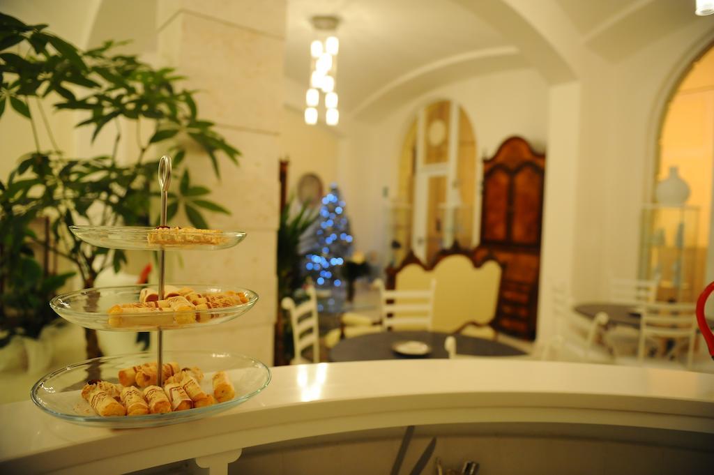Albergo Le Dodici Lune Montecorvino Rovella Extérieur photo
