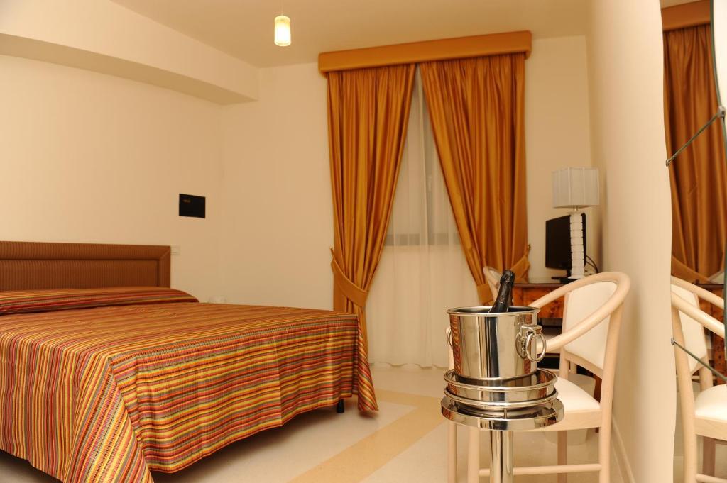 Albergo Le Dodici Lune Montecorvino Rovella Chambre photo